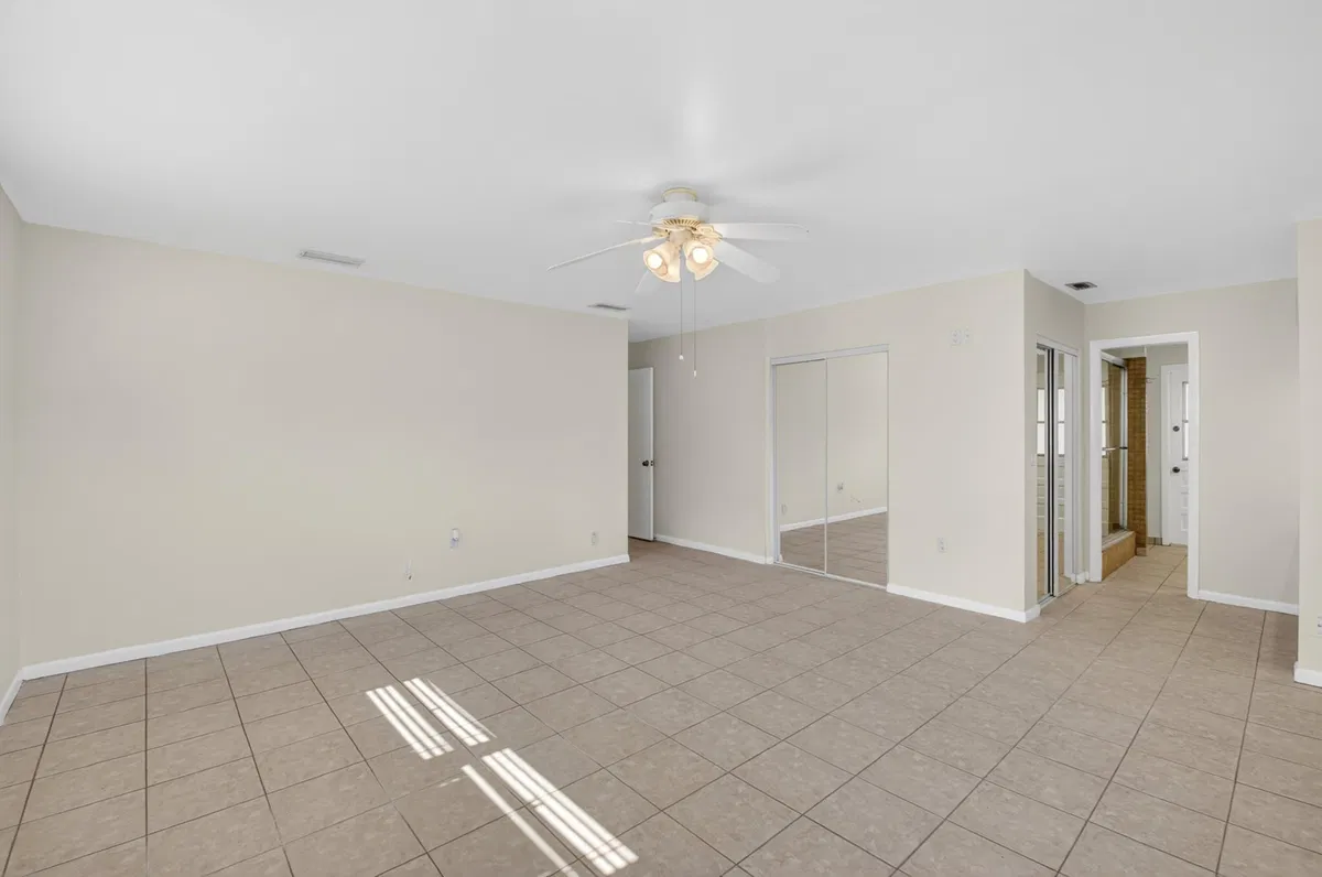  Residence photo 19