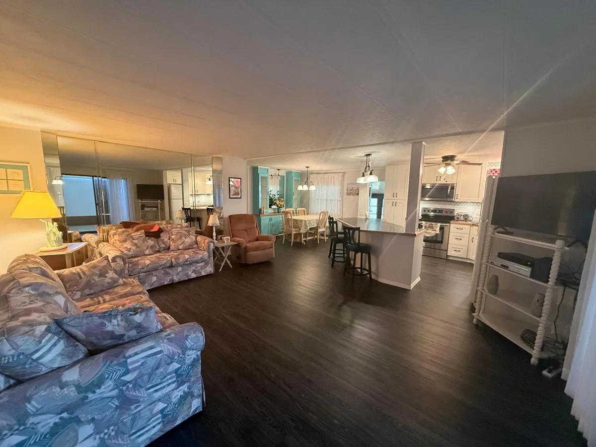 Residence photo 4