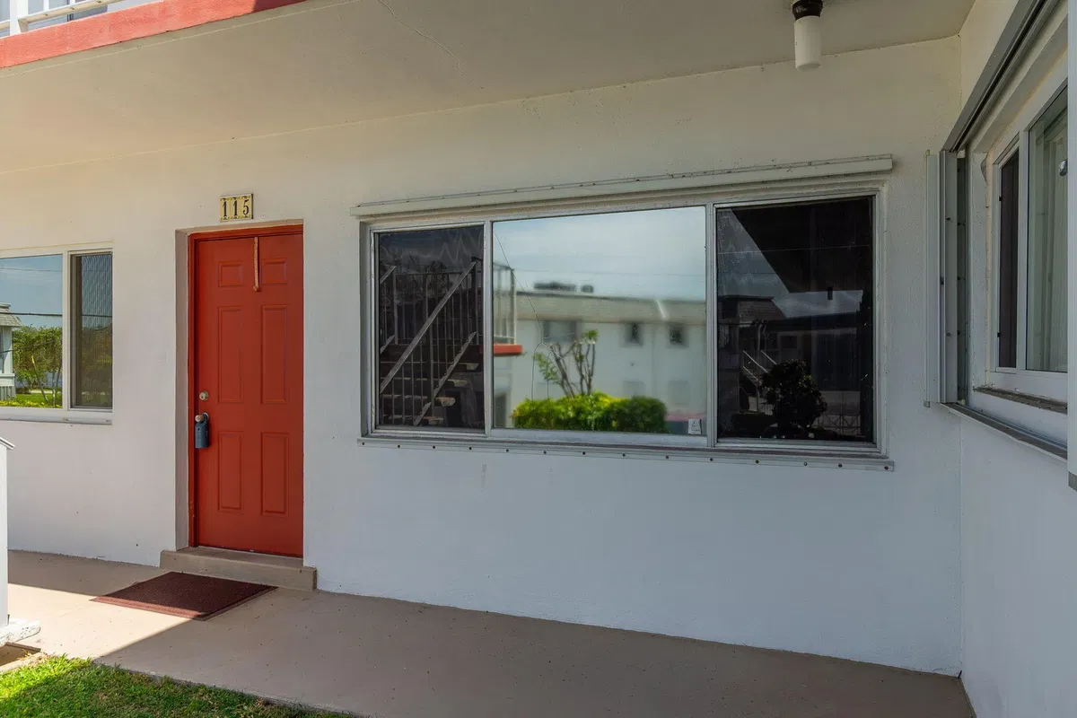 Unit 115 photo 4
