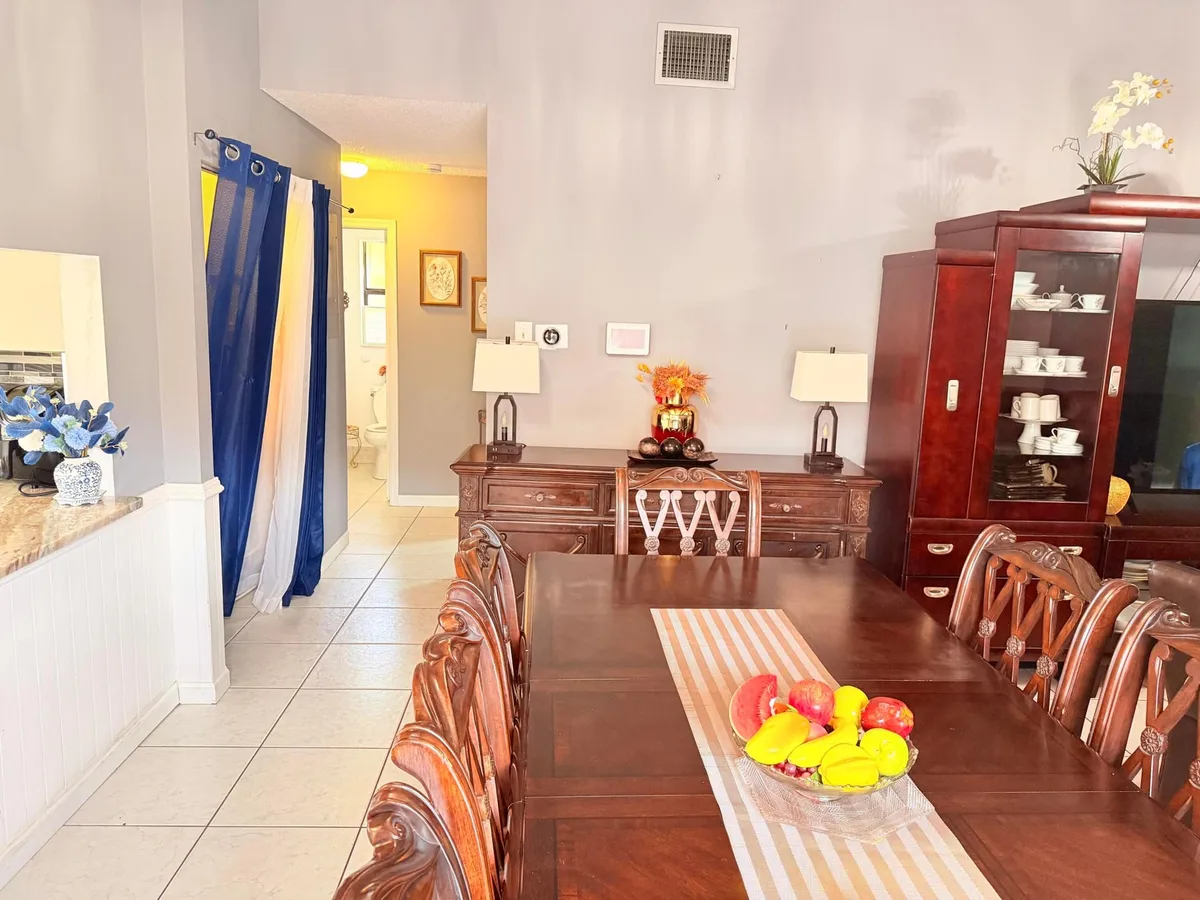 Residence photo 4