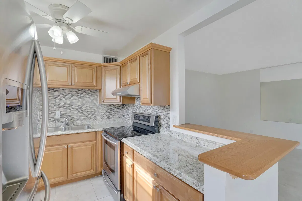 Residence photo 4