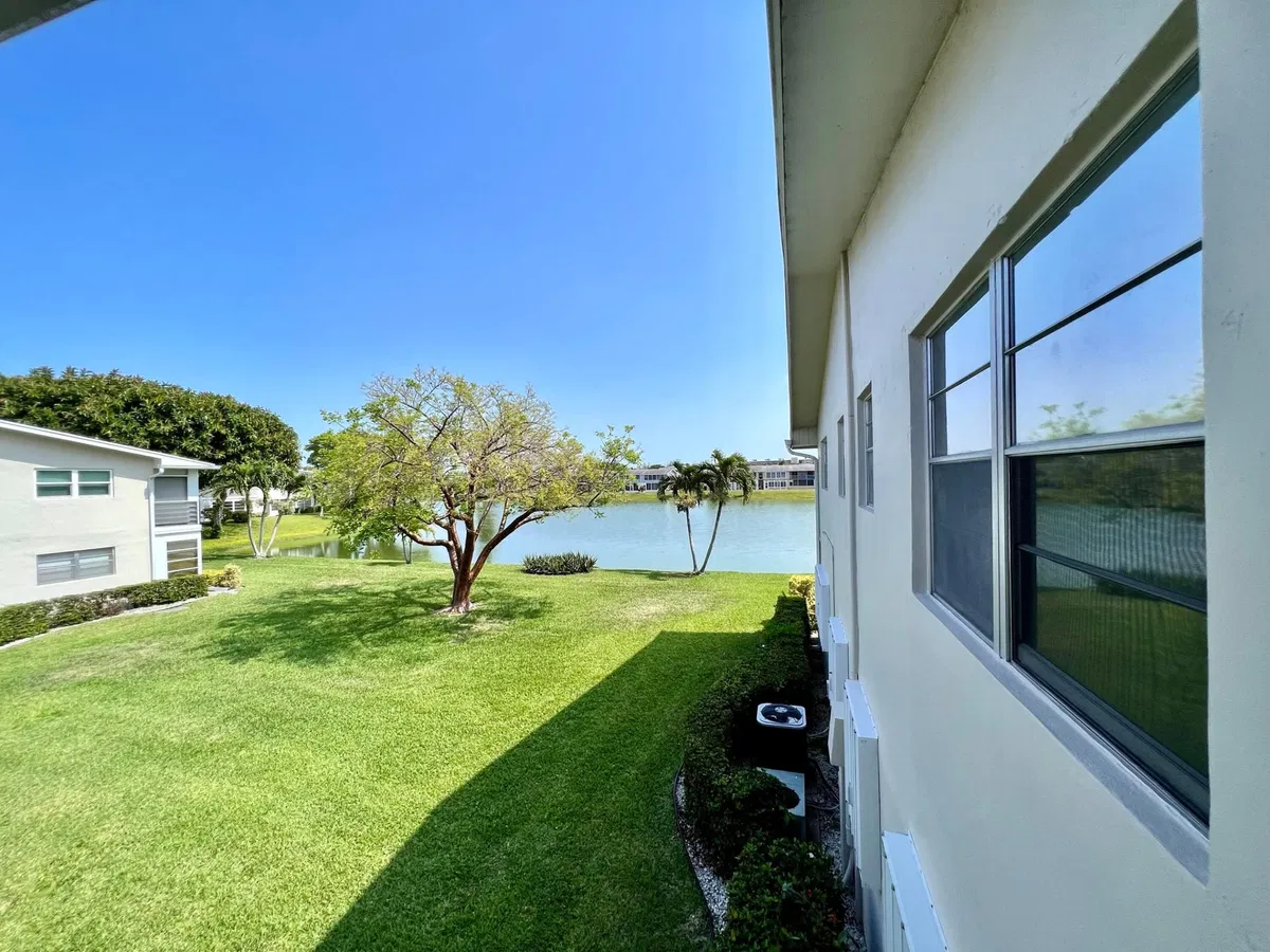 Residence photo 16