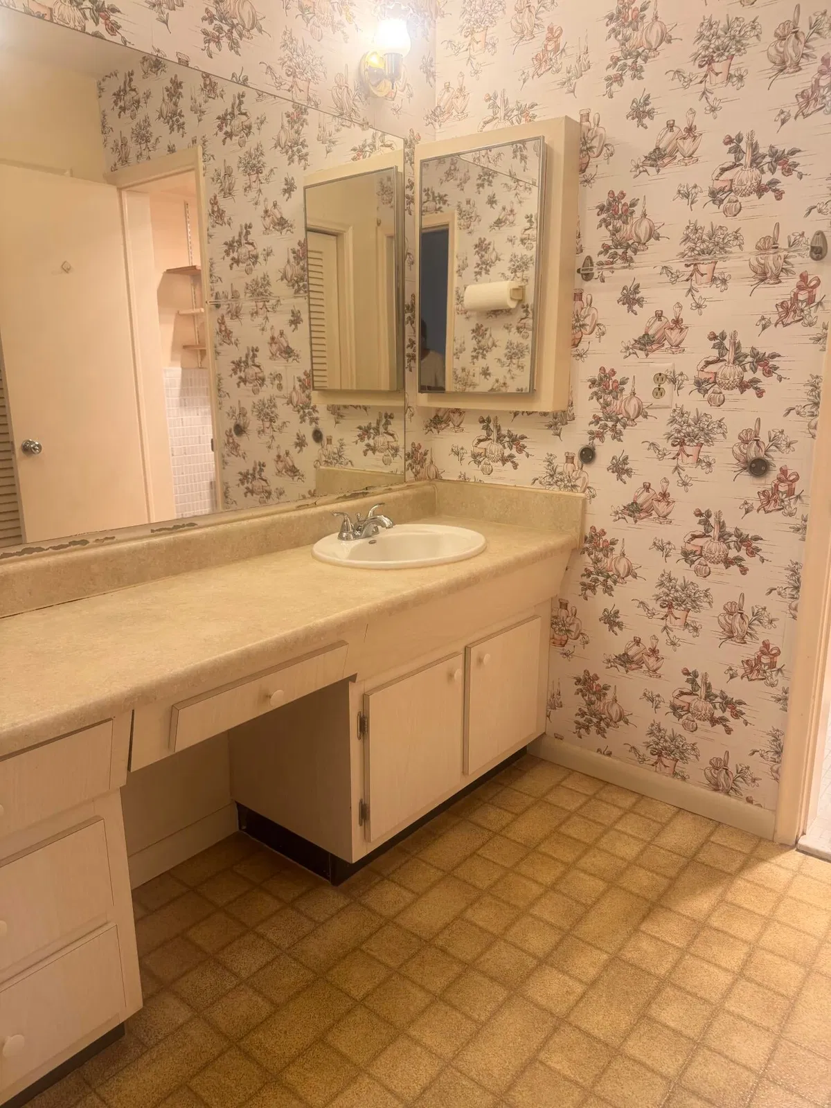 Unit 117 photo 10