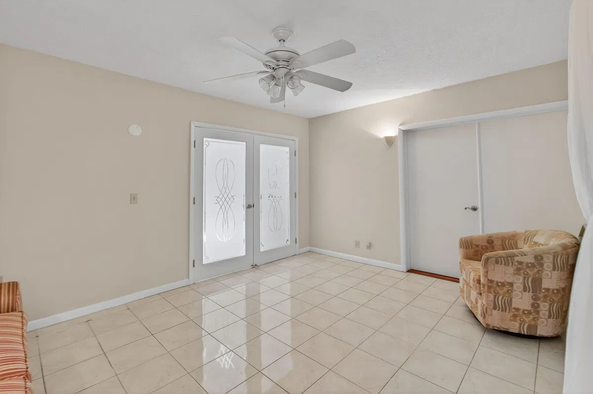 Residence photo 28