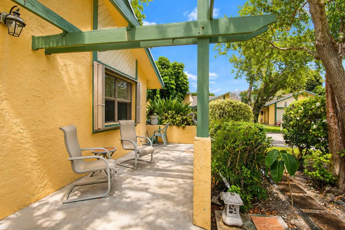 Residence photo 4