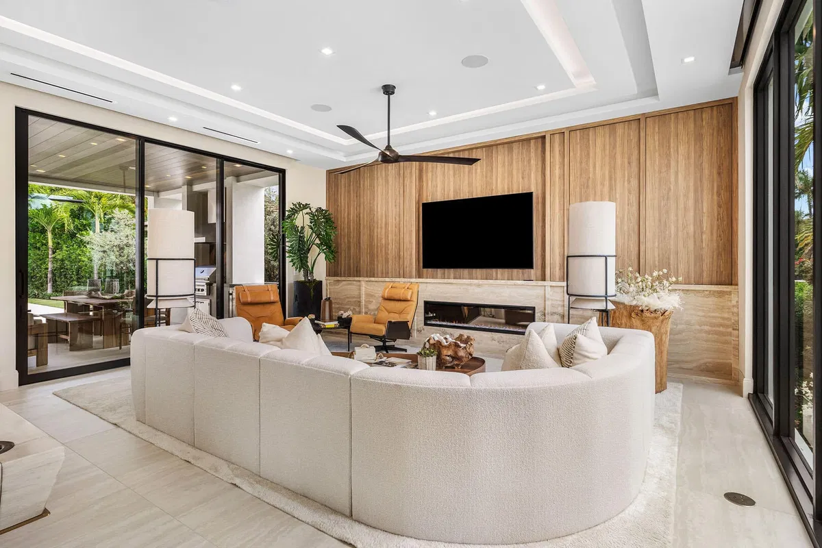 Royal Palm Yacht and Country Club Residence photo 25