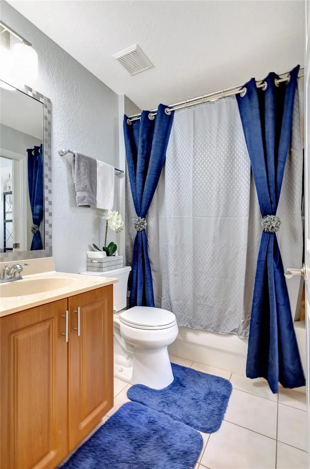 Unit 2037 photo 19