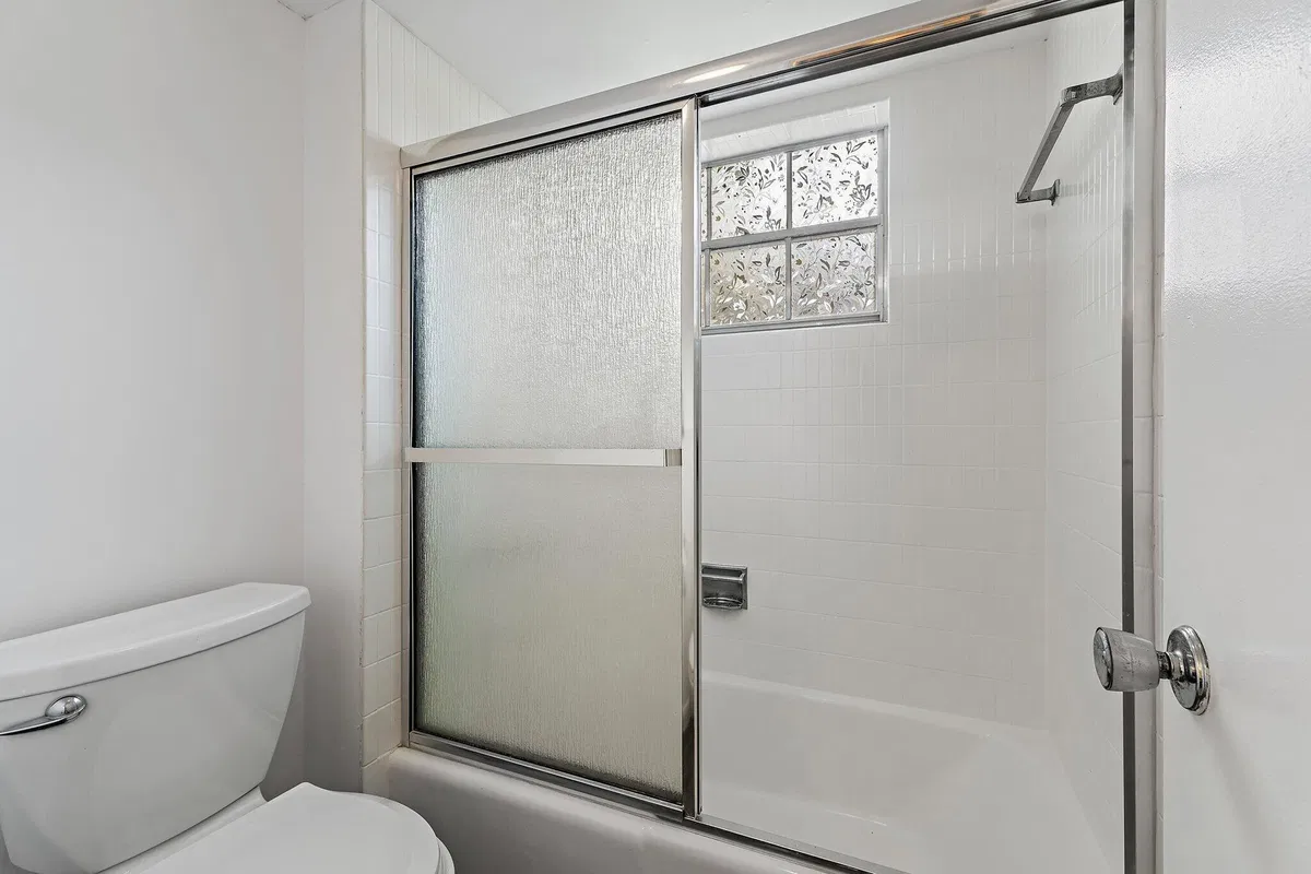 Unit 131 photo 25