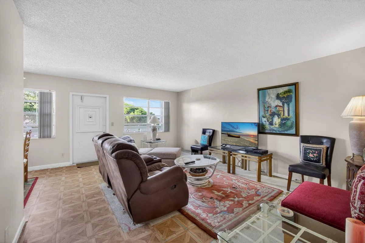 Residence photo 10