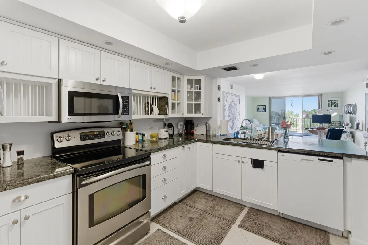 Unit Apt 4e photo 16