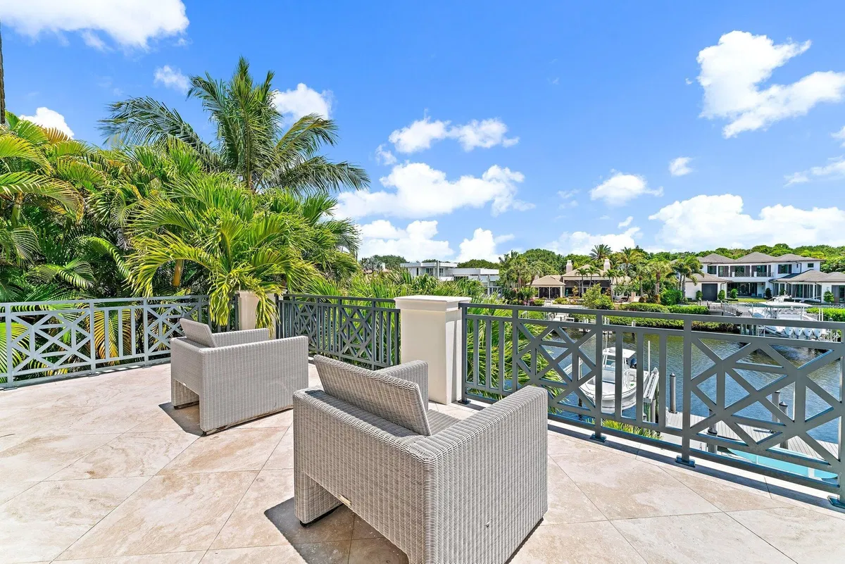Admirals Cove Residence photo 52