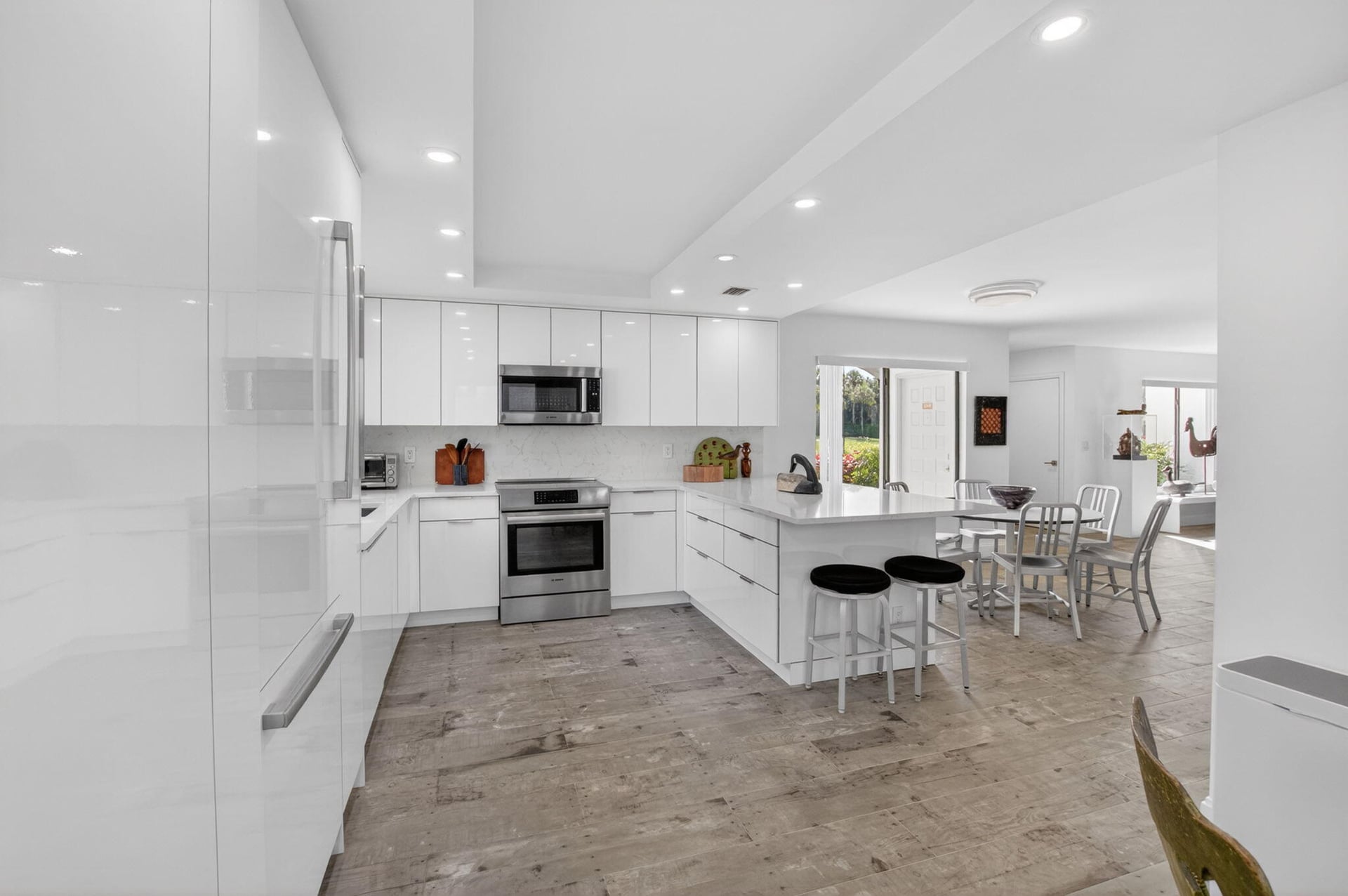 Unit 12601 photo 7