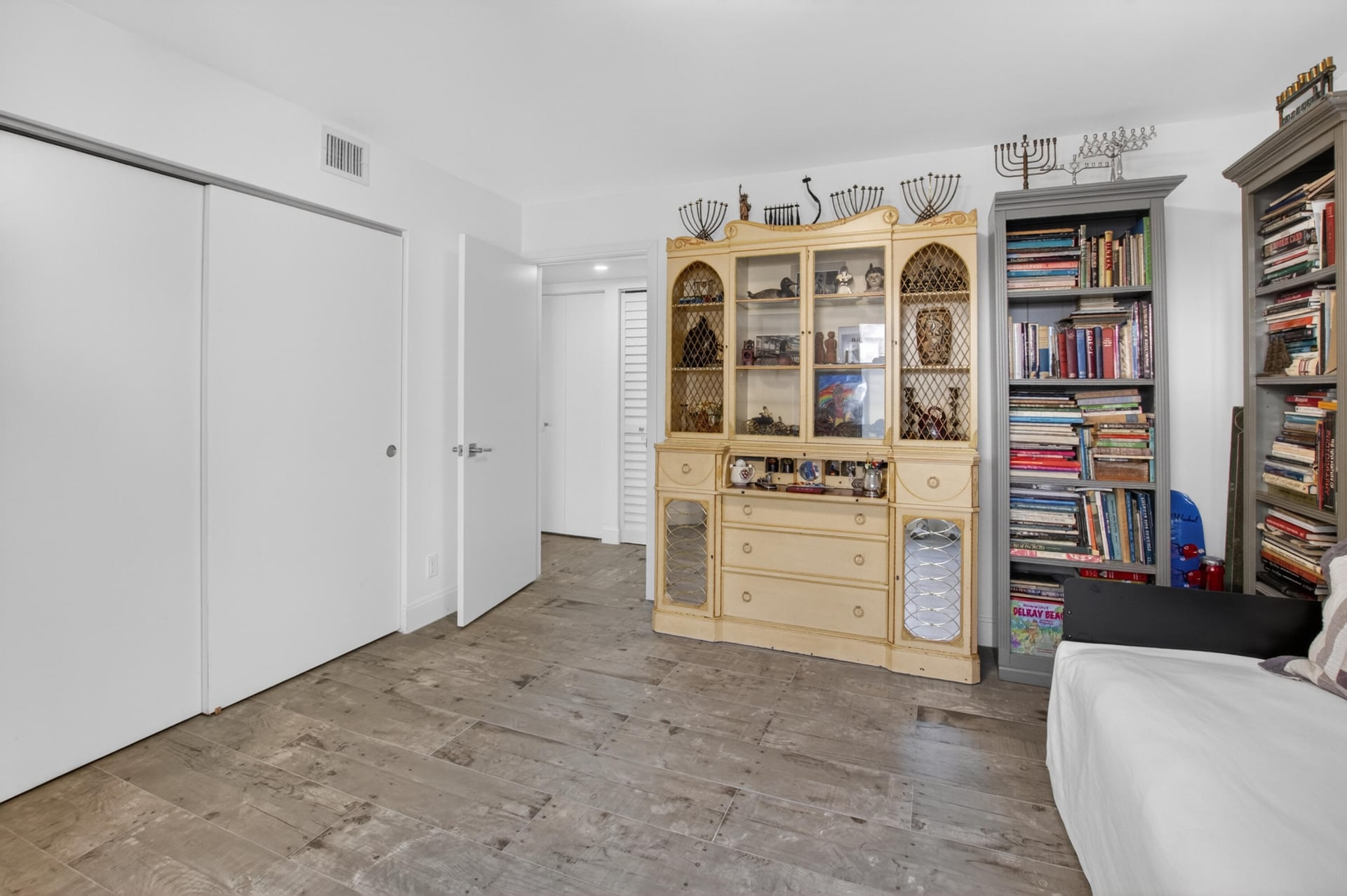 Unit 12601 photo 55