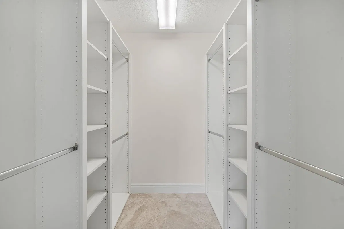 Residence photo 22