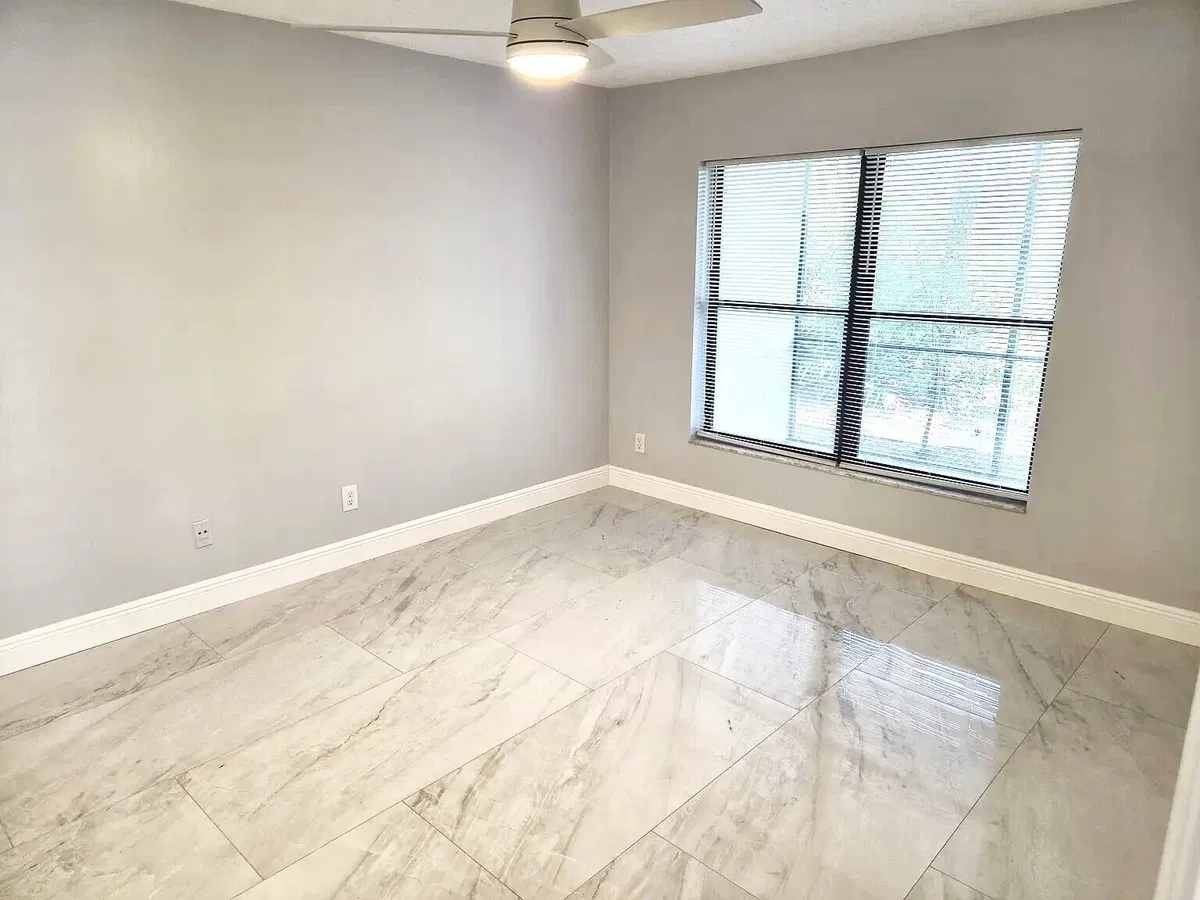Unit 104 photo 7