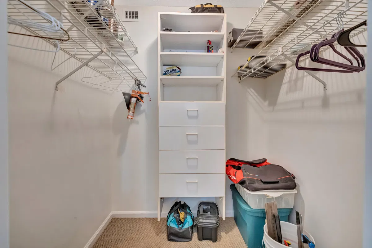 Unit C photo 31