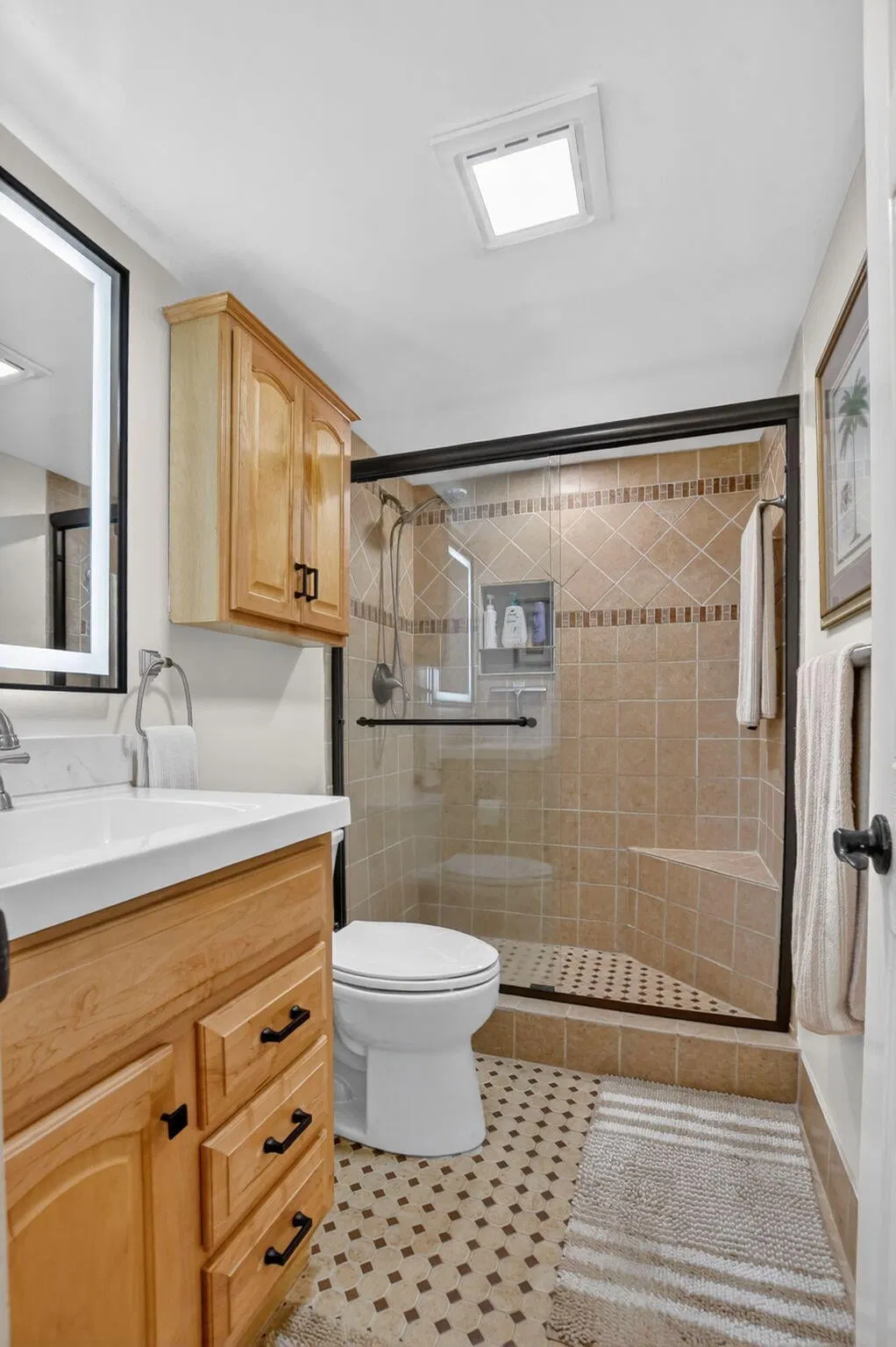 Unit 208 photo 7