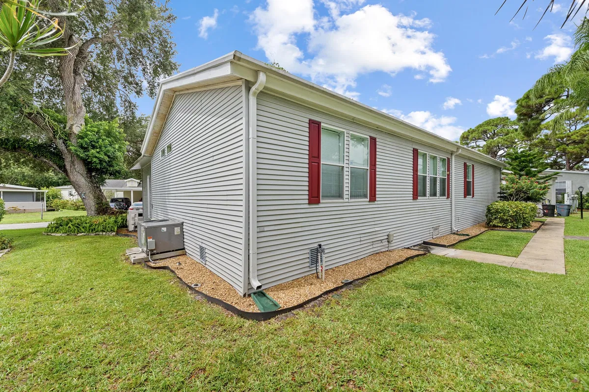 Unit 55 photo 7