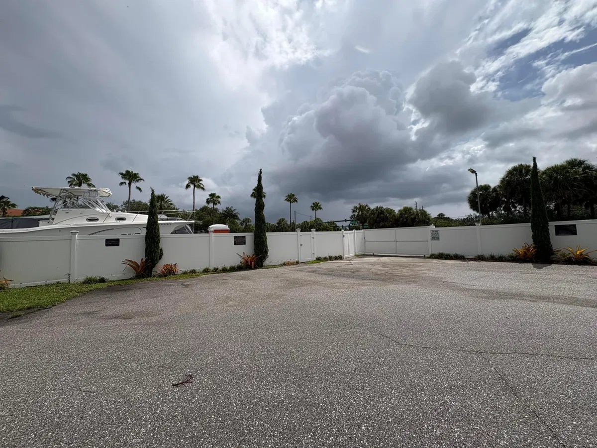 Unit 55 photo 34
