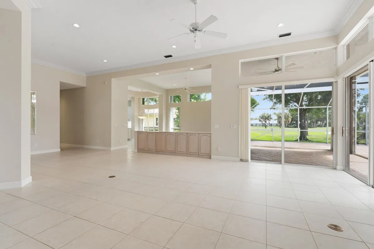 Monarch Country Club Residence photo 16