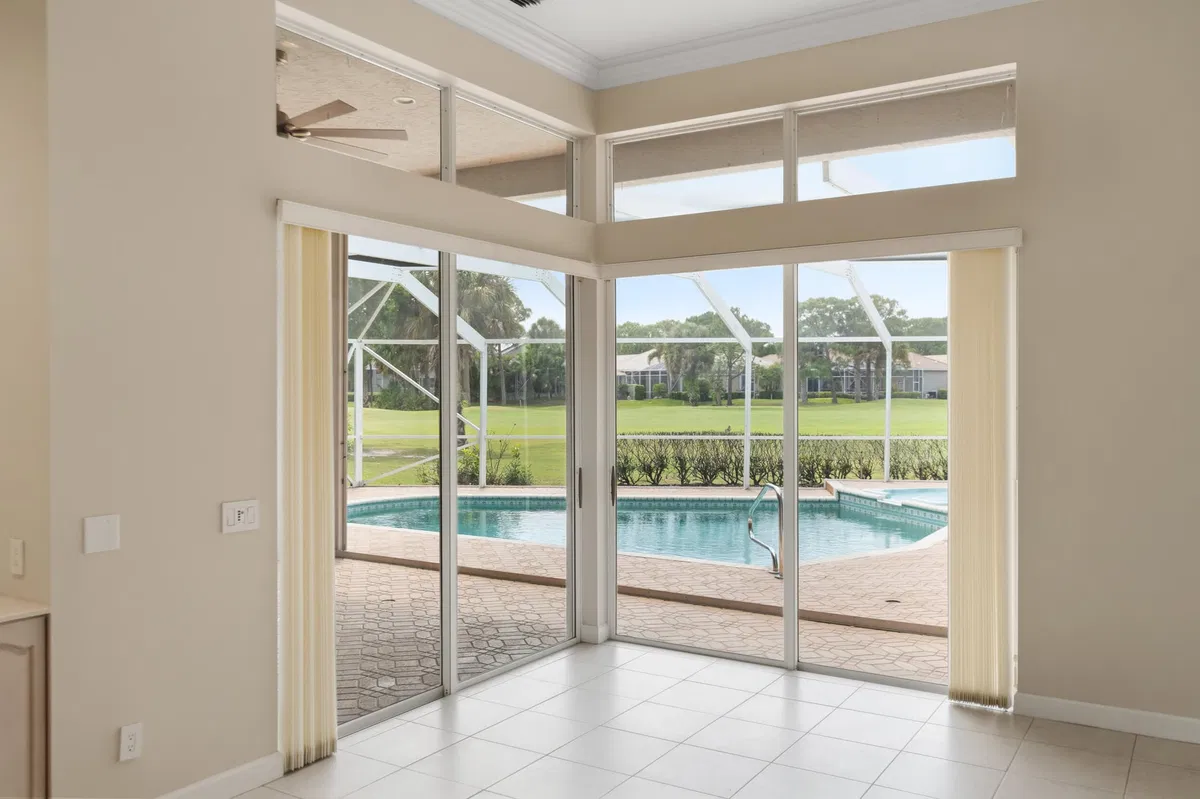 Monarch Country Club Residence photo 19