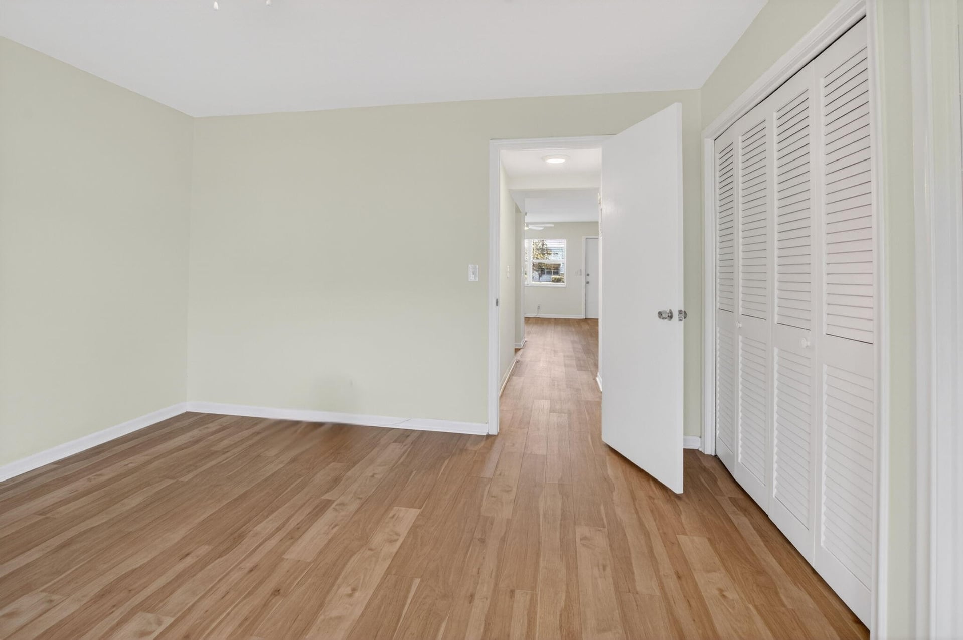 Unit 107 photo 19