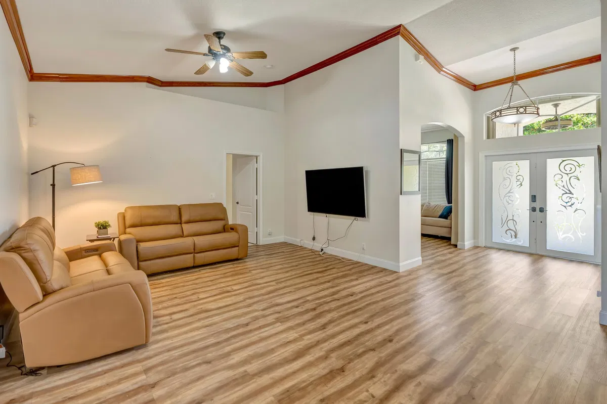  Residence photo 7