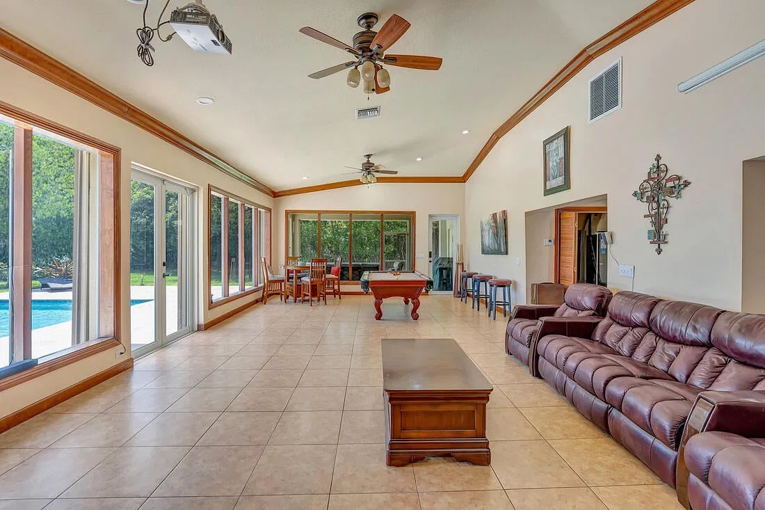  Residence photo 19