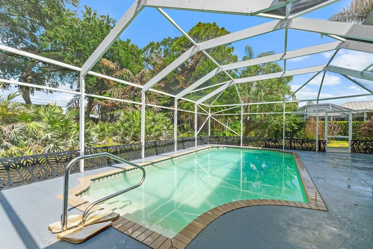  Residence photo 49