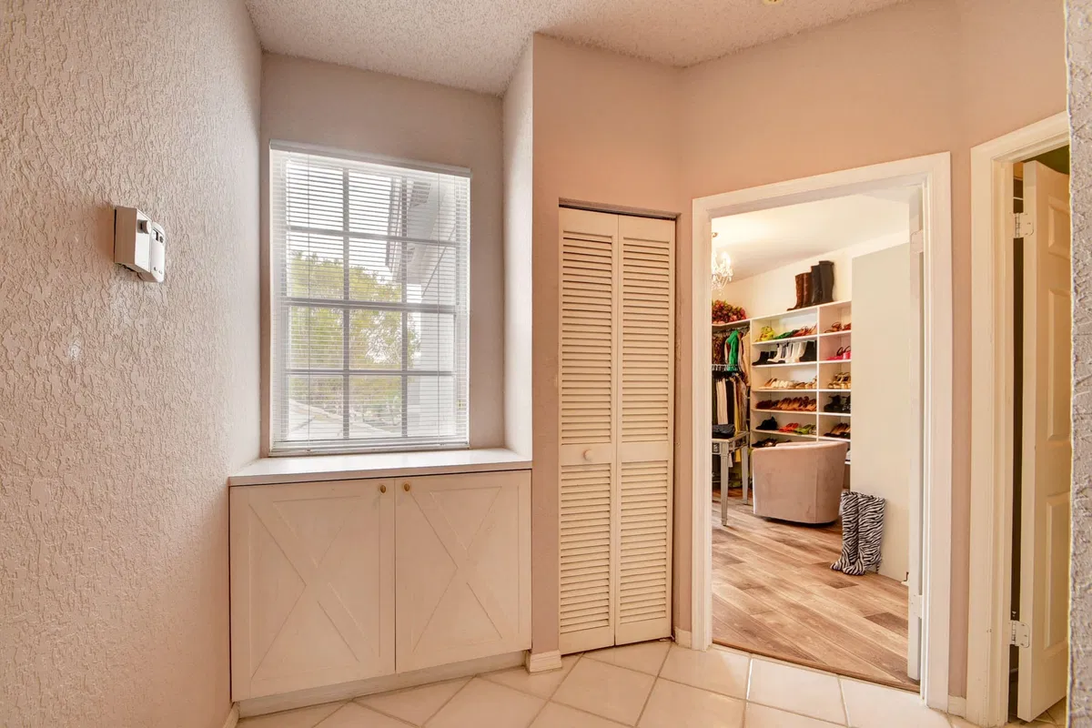 Unit H2 photo 22