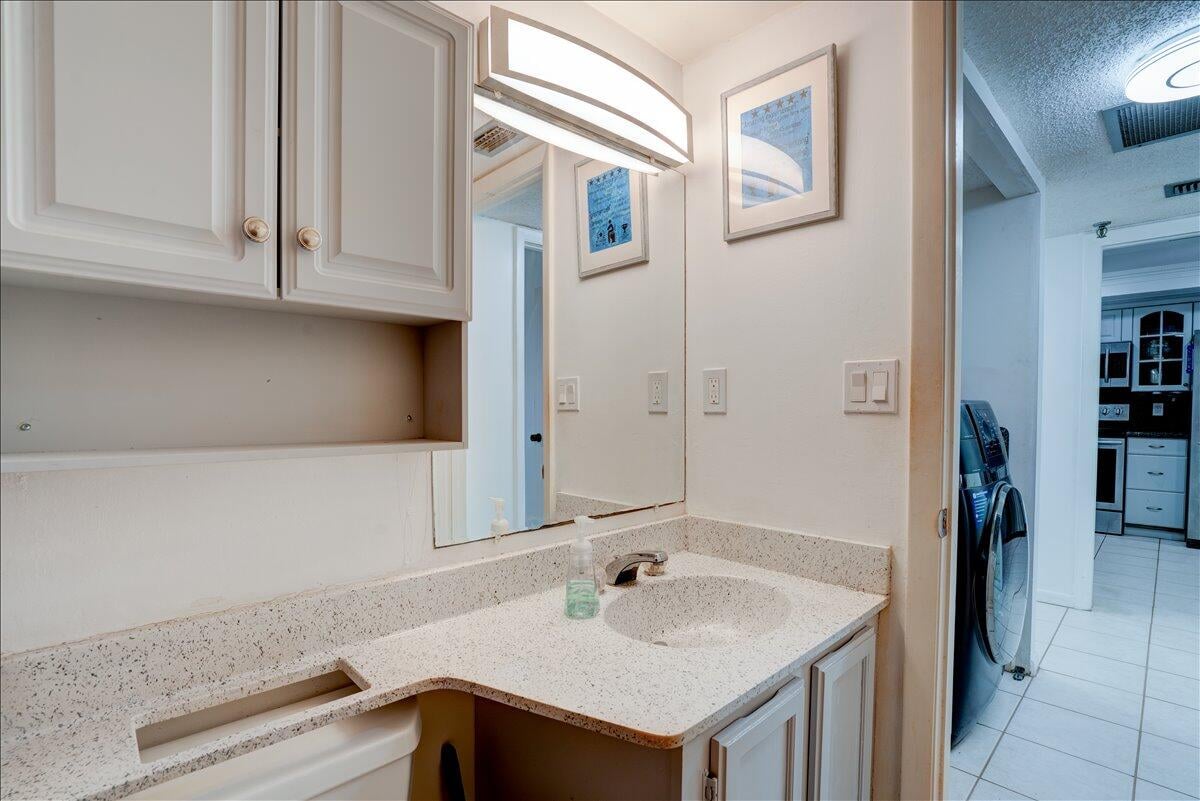  Unit 515 photo 34