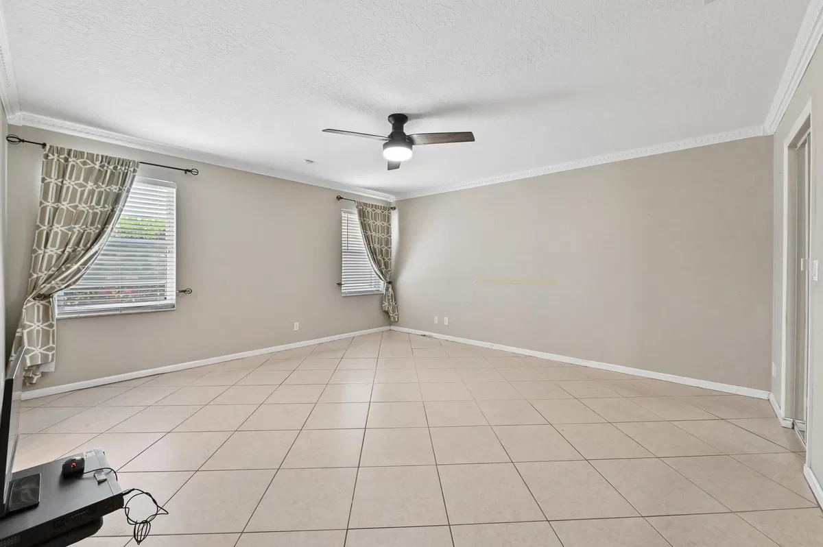 Residence photo 10
