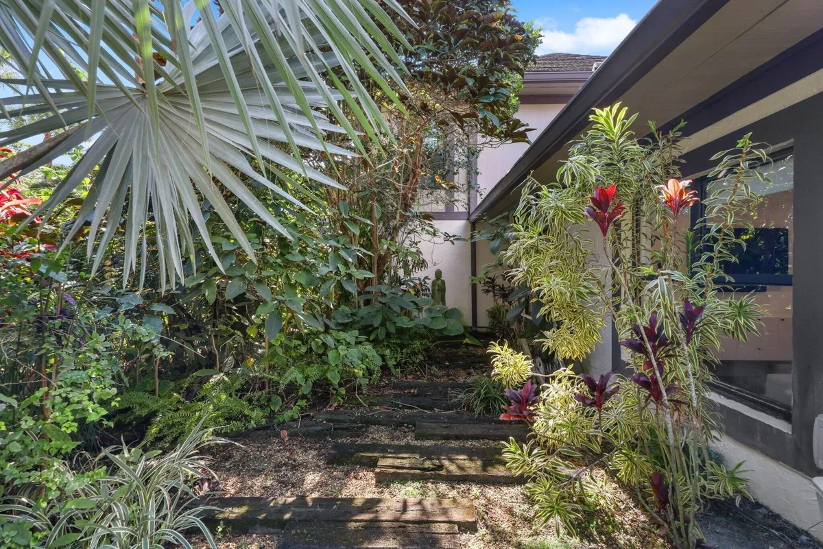 Unit H104 photo 7