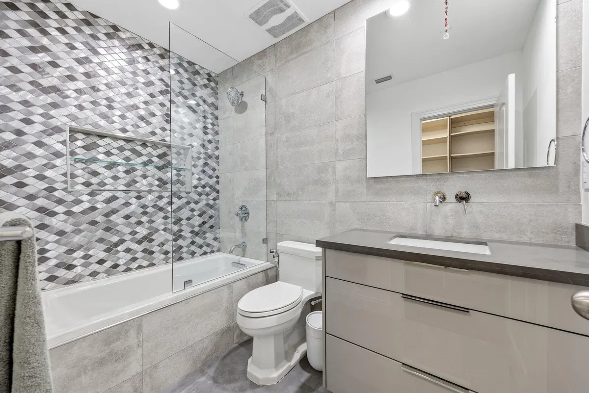 Unit H104 photo 46
