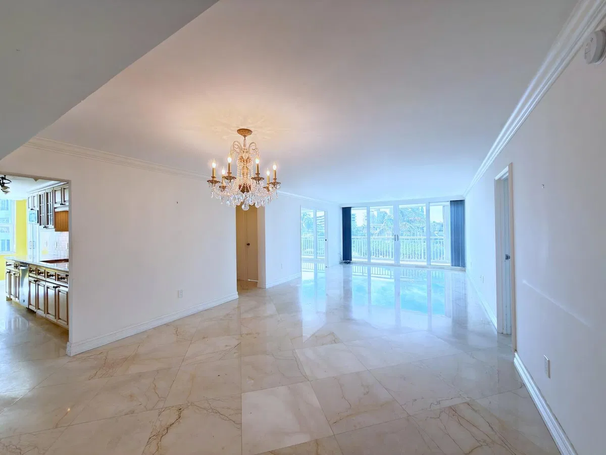 Barclay Condo Unit 410 photo 4