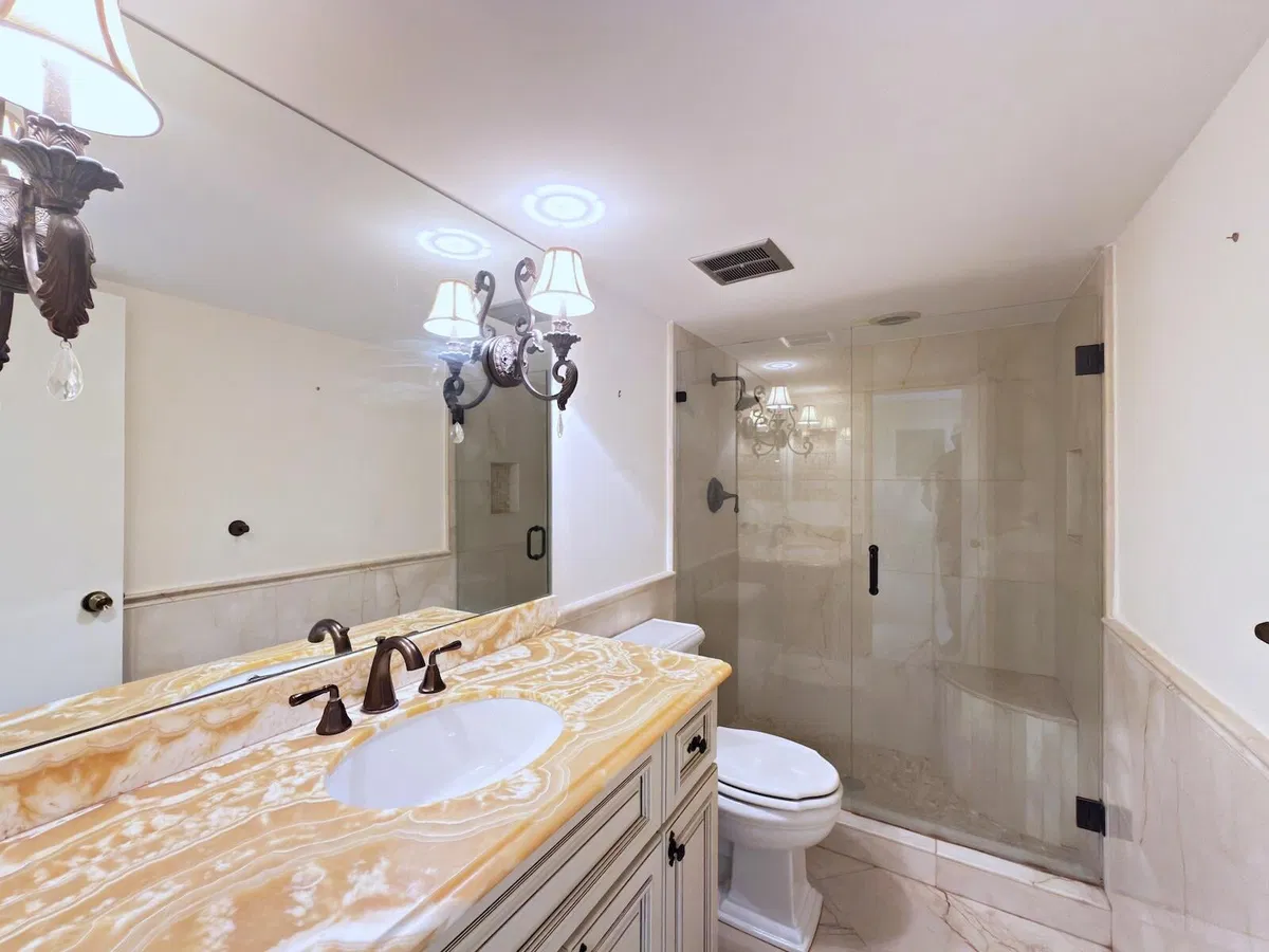 Barclay Condo Unit 410 photo 16