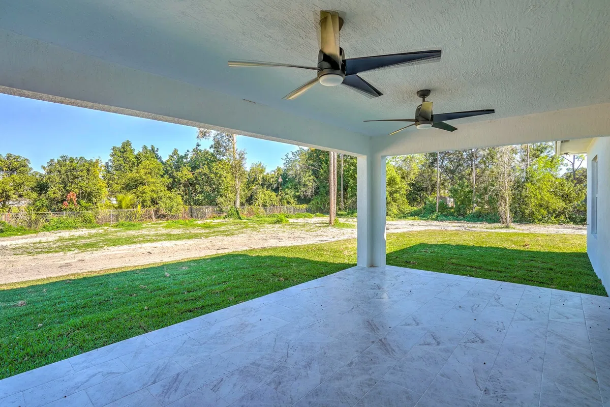 Residence photo 52