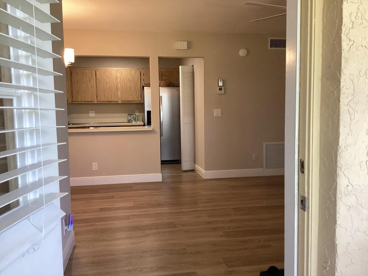 Unit B-2 photo 7