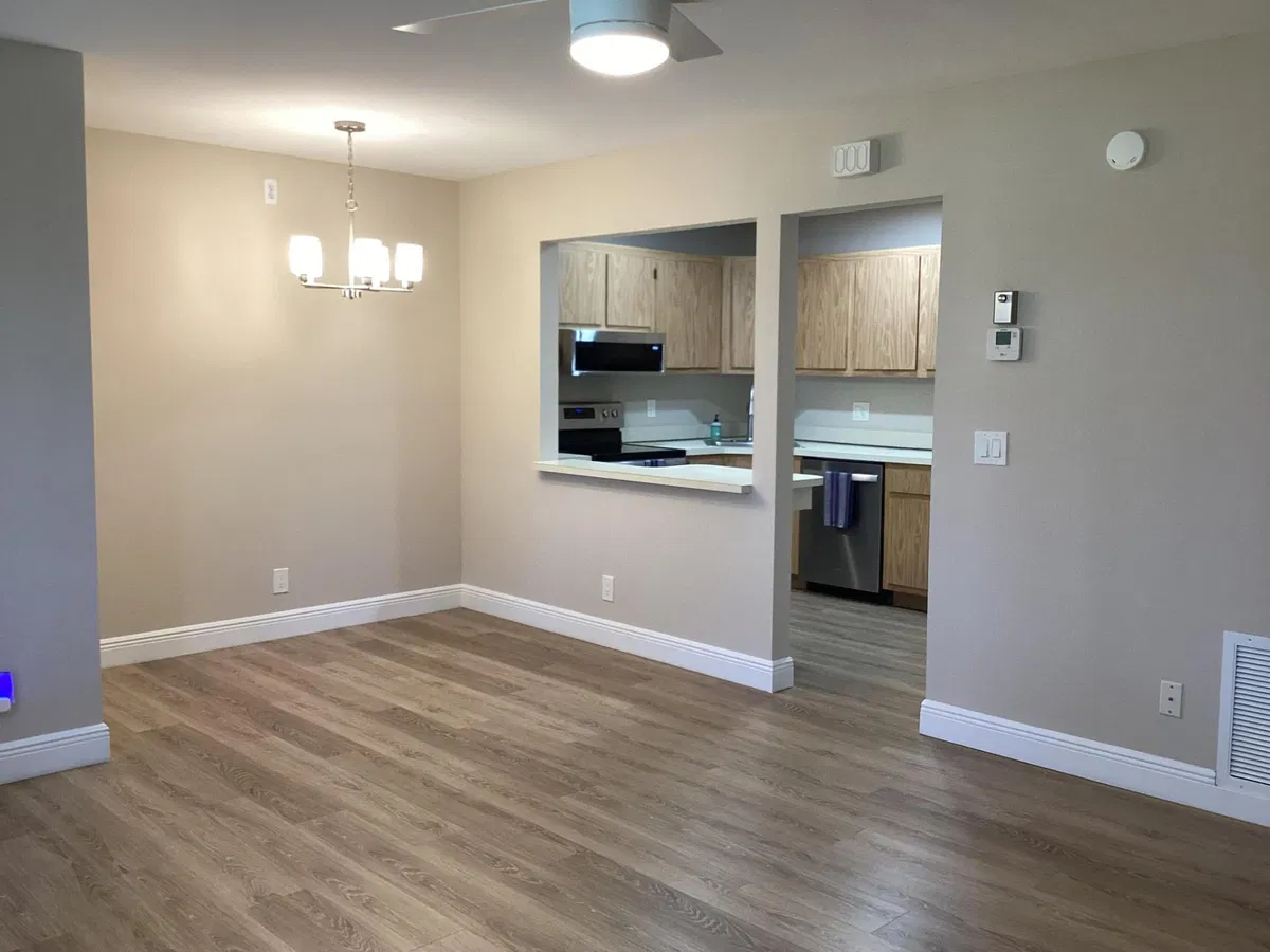 Unit B-2 photo 10
