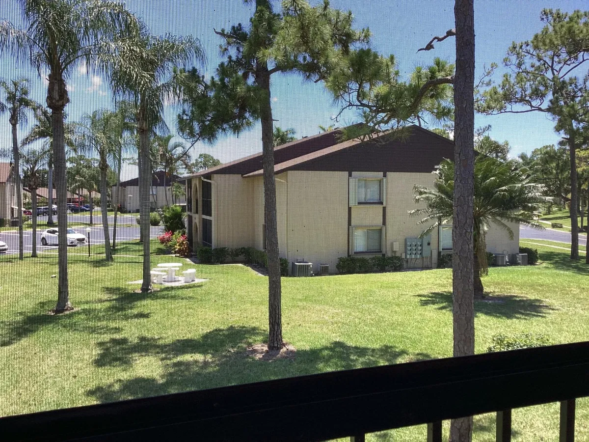 Unit B-2 photo 19