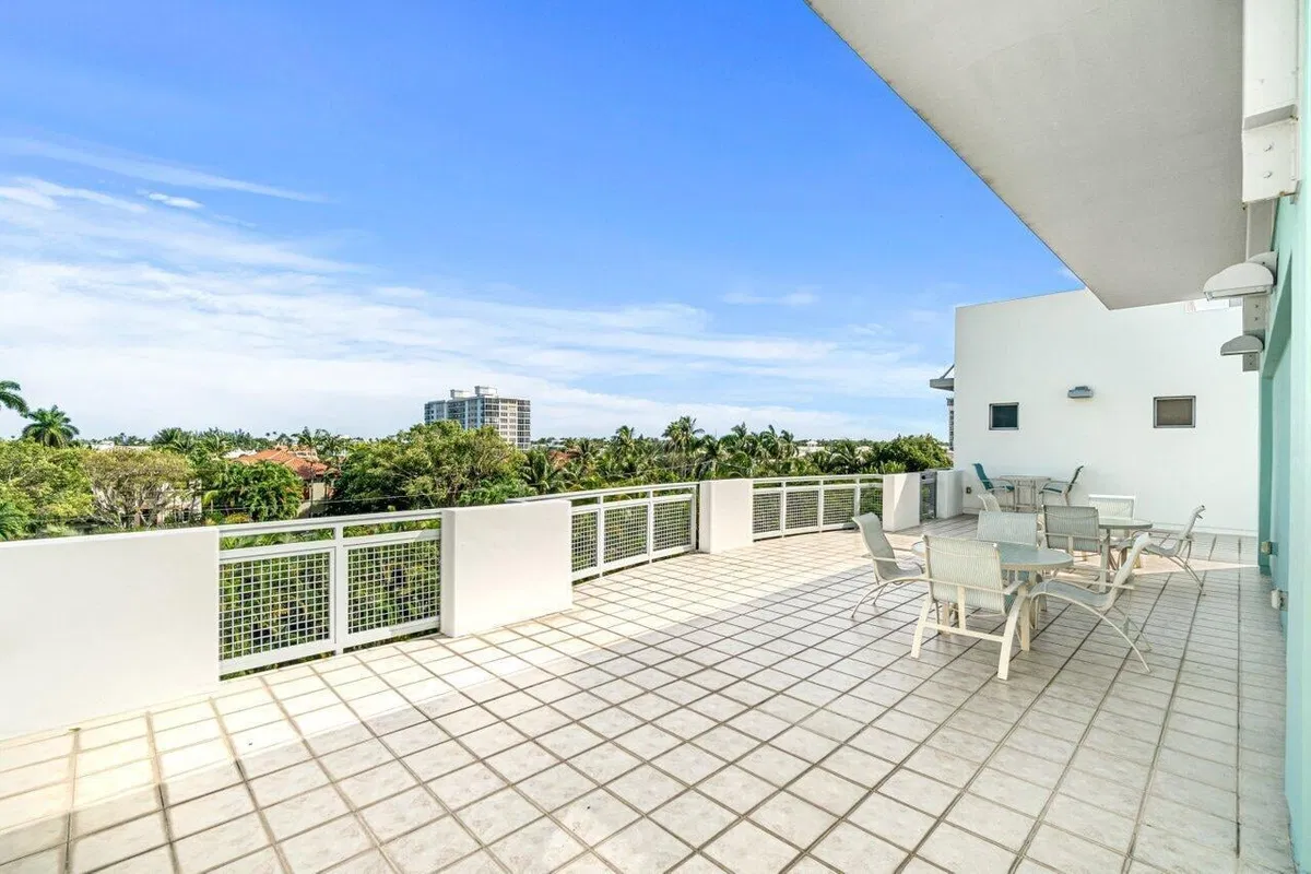 The Meridian Unit 304 photo 28