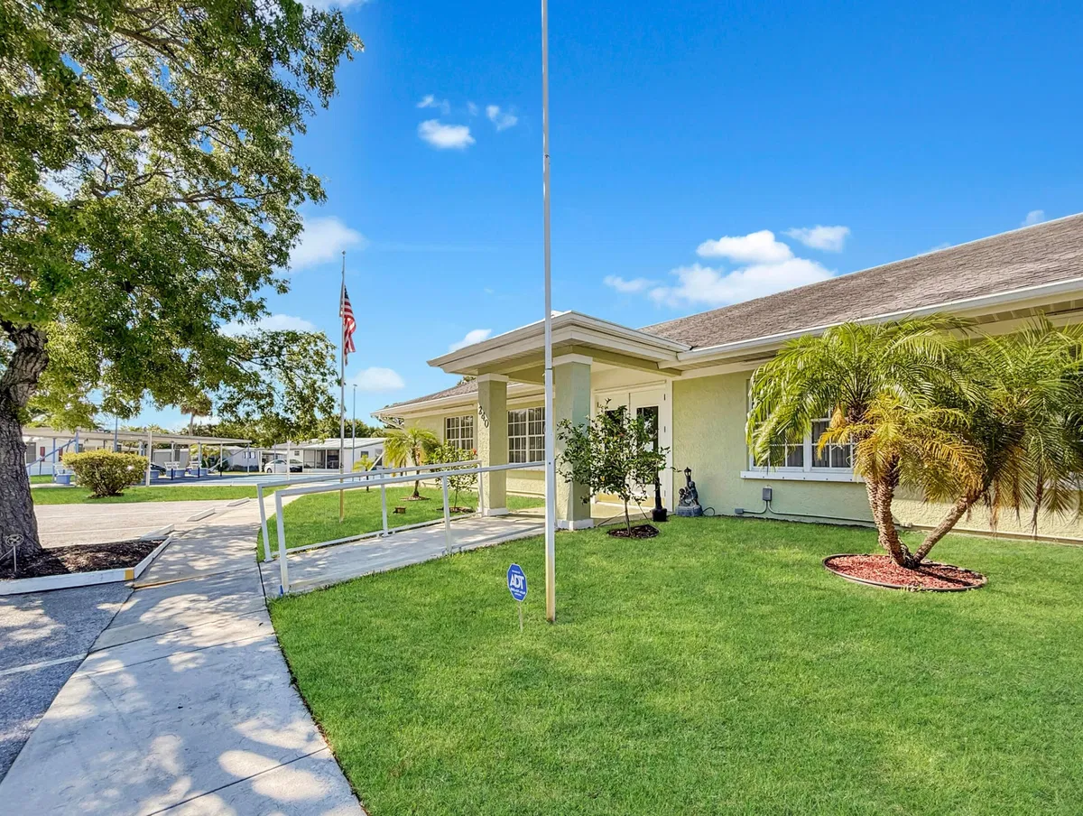  Residence photo 19