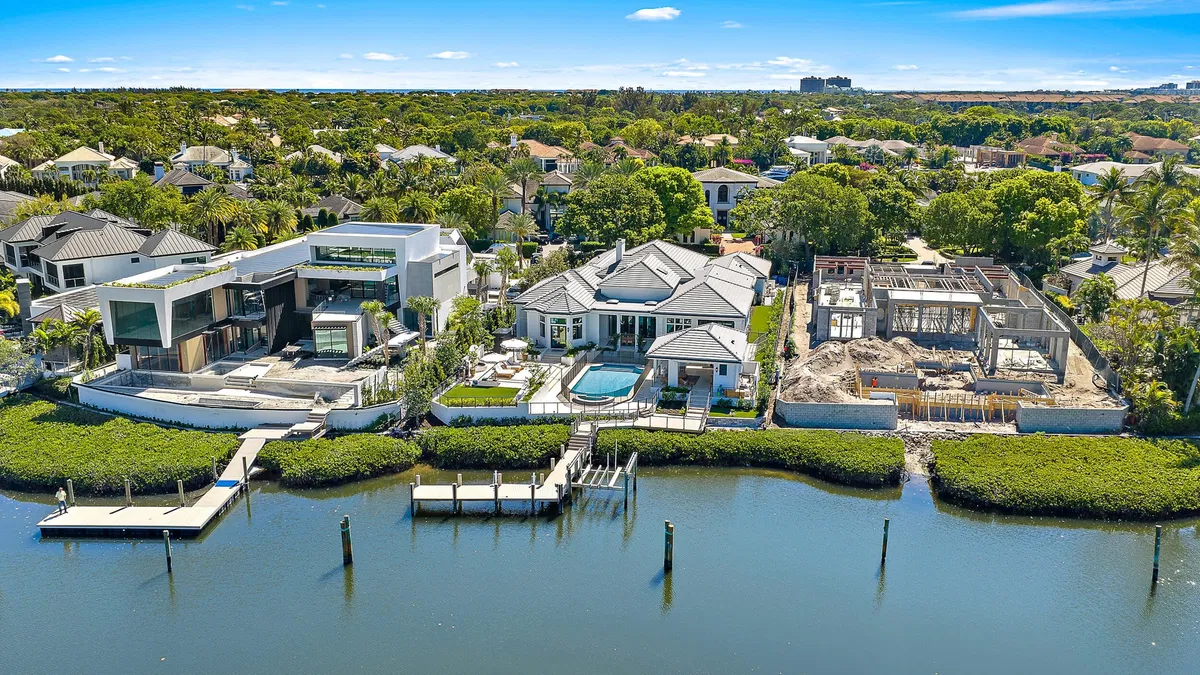 Admirals Cove Residence photo 37