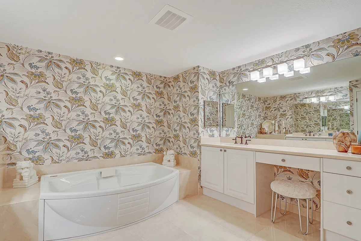  Unit 1203 photo 19