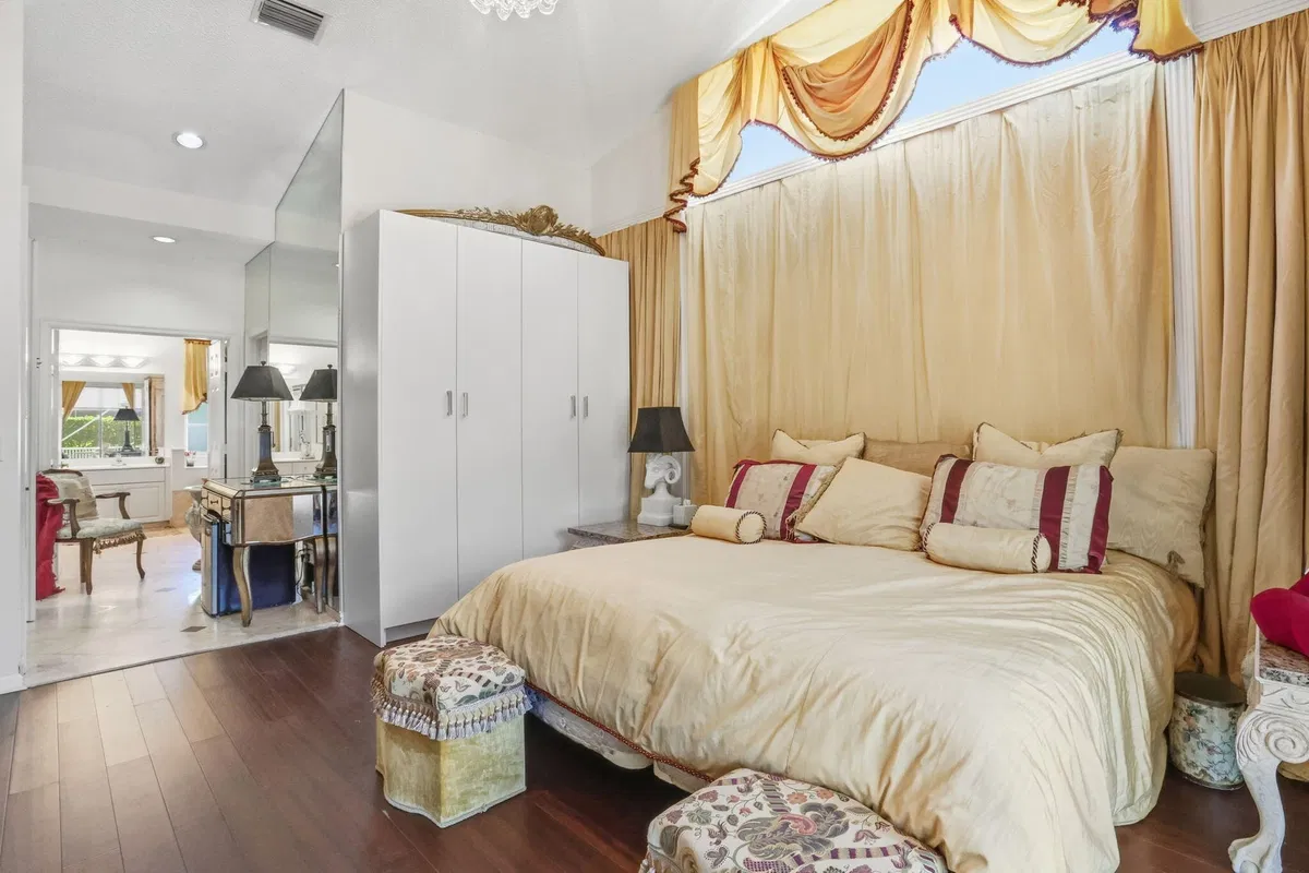  Residence photo 19