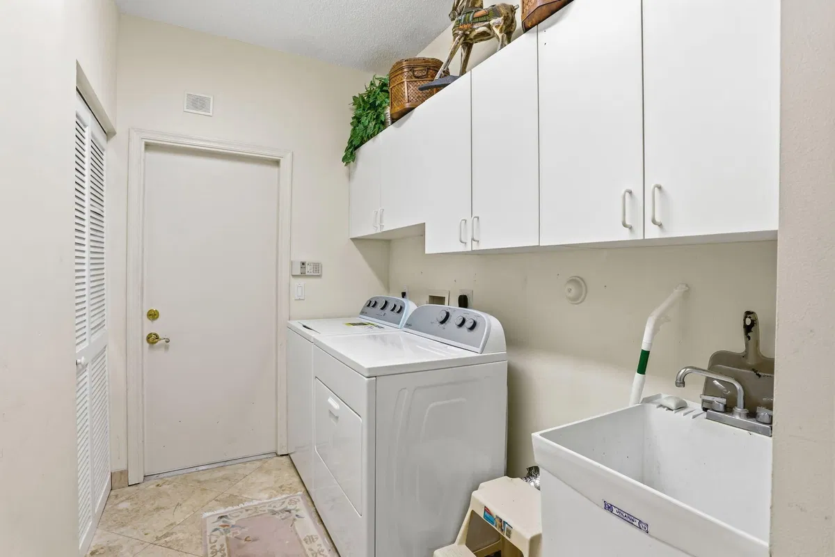  Residence photo 34