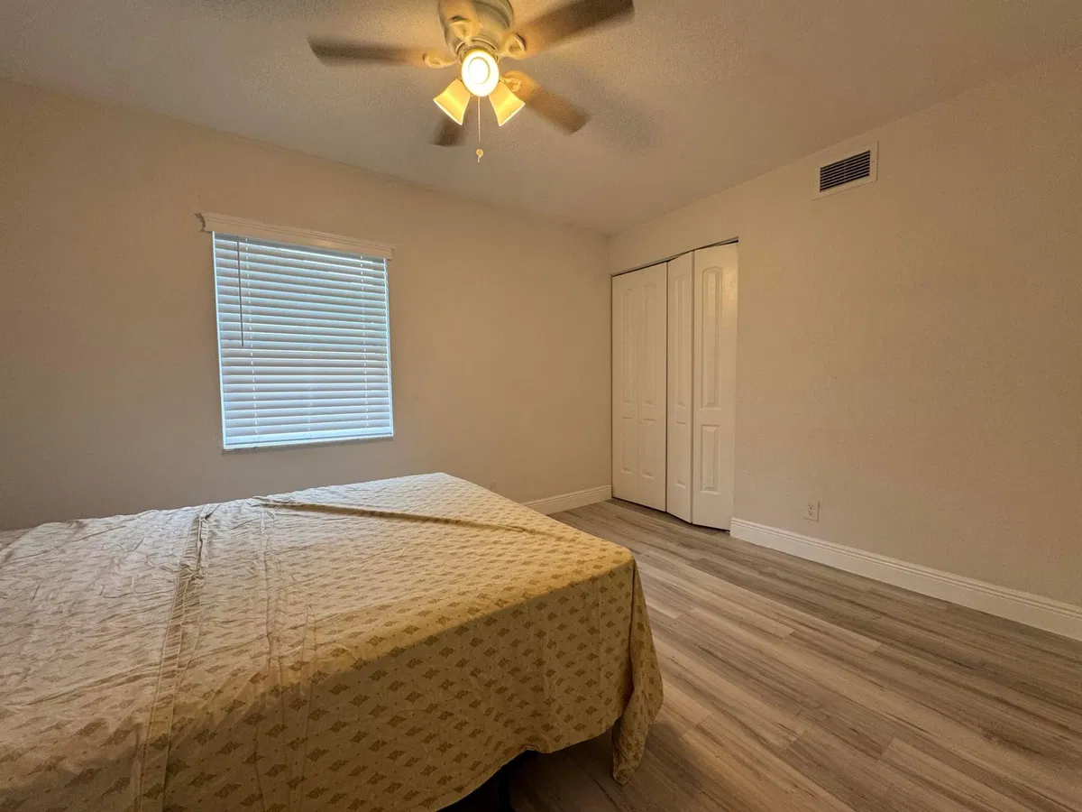 Residence photo 25