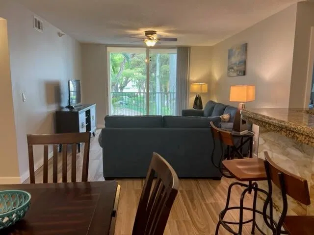Unit 206 photo 7