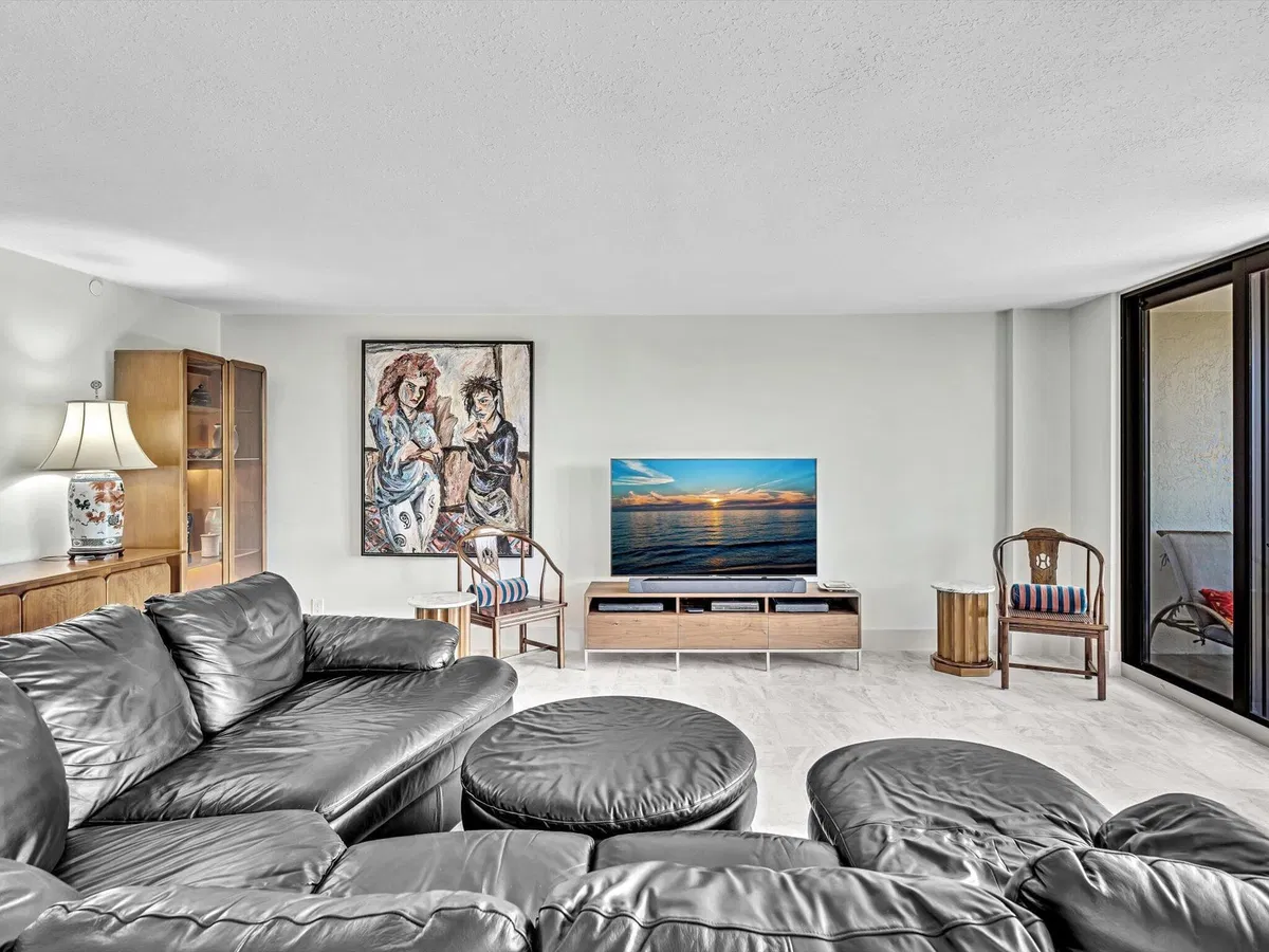 Unit 502 photo 7