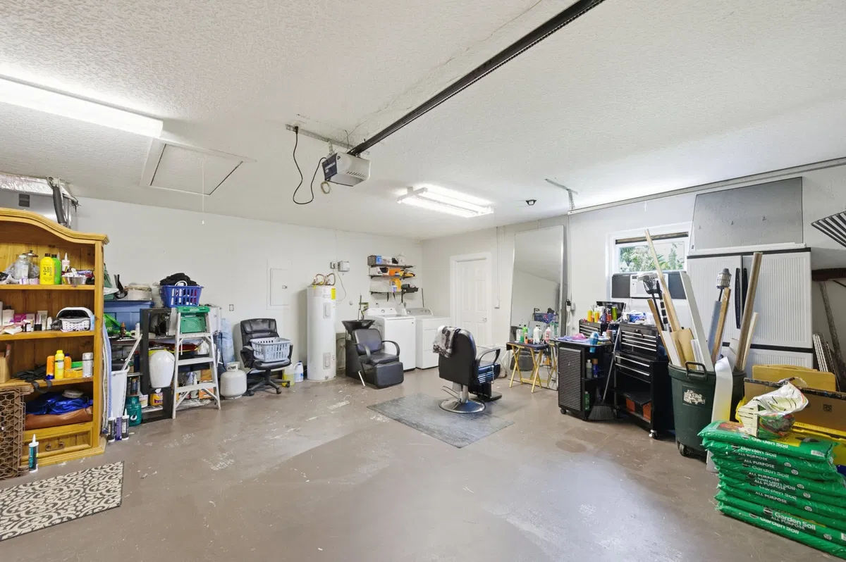 Residence photo 19